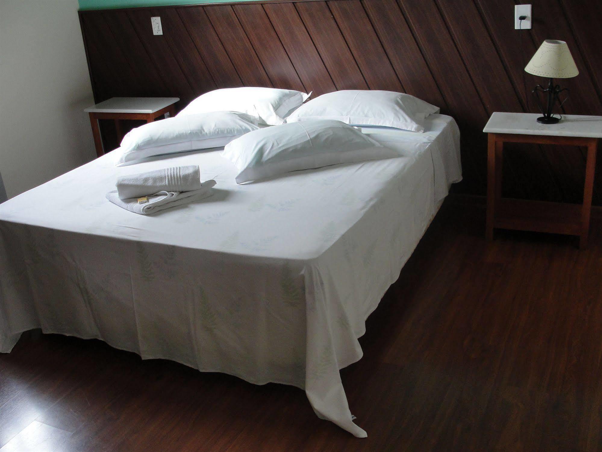 Pousada Casa Dos Contos โอว์โรเปรโต ภายนอก รูปภาพ